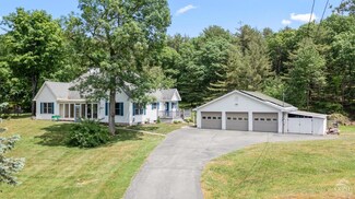 43 Eagle St, Hudson, NY 12534