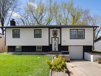 6896 Orchard Ln, Hanover Park, IL 60133