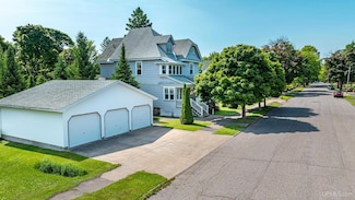 208 Pewabic St, Laurium, MI 49913