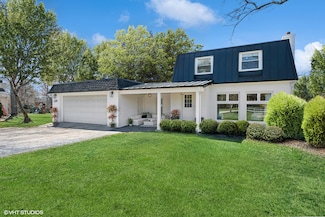 570 Happ Rd, Northfield, IL 60093