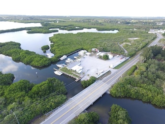 6817 Bayshore Rd, Palmetto, FL 34221