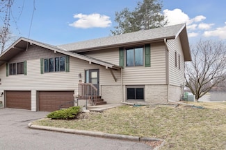 1570 Bellows St, Saint Paul, MN 55118