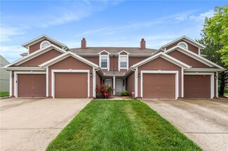 5582 NW Moonlight Meadow Dr, Lees Summit, MO 64064