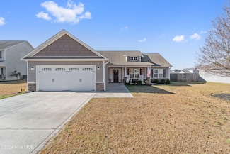 708 Opus Ct, Richlands, NC 28574