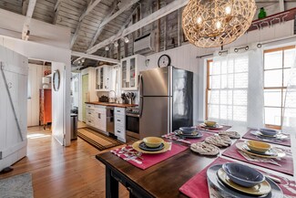 17 King Ave, Saco, ME 04072