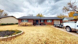 617 Comanche Dr, Woodward, OK 73801