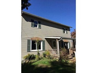 510 W 3rd St, Derry, PA 15627