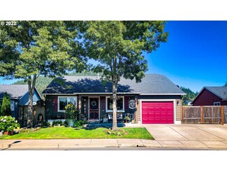 2043 S 58th St, Springfield, OR 97478