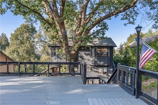 290 Davos Dr, Crestline, CA 92325