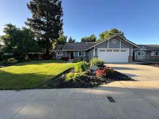 2371 Sample Ave, Clovis, CA 93611