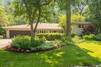 2137 Linden Ln, Palatine, IL 60067