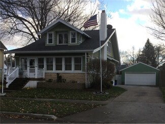 307 E Market St, Lisbon, IA 52253