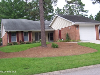 560 Pinehurst Trace Dr, Pinehurst, NC 28374