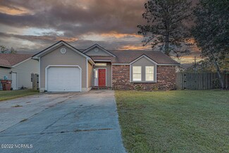 2600 Idlebrook Cir, Midway Park, NC 28544