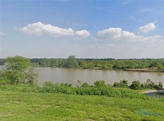 1036 River Rd, Maumee, OH 43537