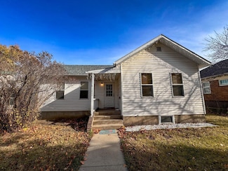 1466 Illinois Ave SW, Huron, SD 57350