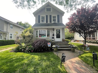 24 Childs Ave, Floral Park, NY 11001