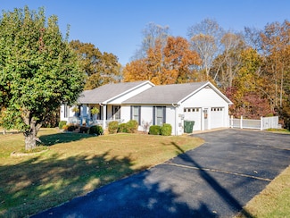 2862 Hillcrest Dr, Centerville, TN 37033