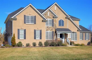 400 Running Horse Ln, Waxhaw, NC 28173