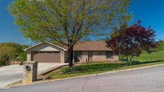 2749 Kentwood Dr, Kodak, TN 37764
