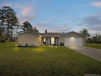 1904 Lakeside St, Deridder, LA 70634