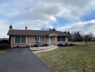 382 Moorestown Dr, Bath, PA 18014
