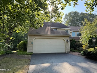 48 Commonwealth Dr, Glenmont, NY 12077