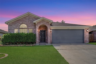 1924 Overland St, Fort Worth, TX 76131
