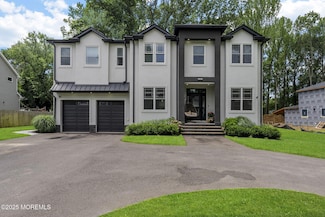 129 Magnolia Ln, Middletown, NJ 07748