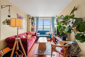 70-25 Yellowstone Blvd Unit 17L, Forest Hills, NY 11375