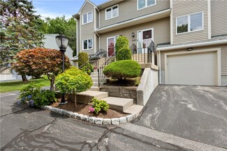 31 Waterview Dr Unit B, Smithfield, RI 02917
