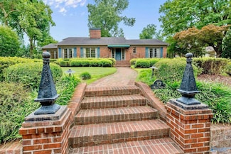 312 White Cir SE, Huntsville, AL 35801