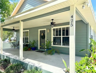 425 E Orange St, Tarpon Springs, FL 34689