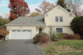 44 Deer Run Rd, Fairfield, CT 06824