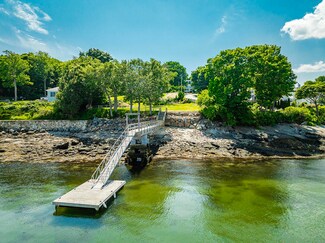 84 Bay View St, Camden, ME 04843