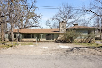 206 NE Vine St, Glen Rose, TX 76043