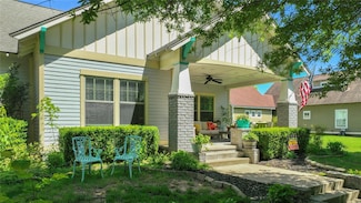 1806 N Best Friend Ln, Fayetteville, AR 72704