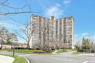 2 Bay Club Dr Unit 11F, Bayside, NY 11360