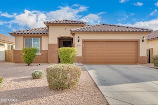 943 W Danish Red Trail, San Tan Valley, AZ 85143