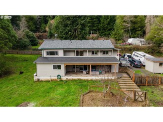 93408 Upper Loop Rd, Coos Bay, OR 97420