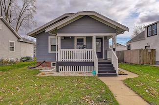 928 12th St NE, Cedar Rapids, IA 52402