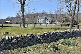 19707 Foggy Bottom Rd, Bluemont, VA 20135