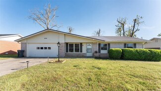 1606 W Magnolia St, Rogers, AR 72758