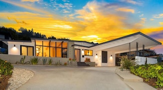 5200 Sanchez Dr, Los Angeles, CA 90008