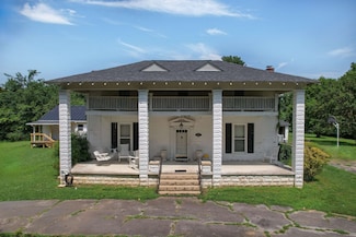 1158 Henson Dr, Florence, AL 35630