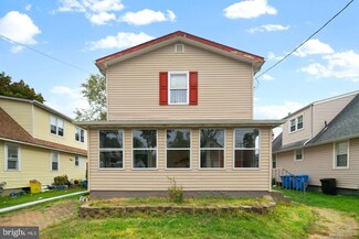 1024 Wall St, Beverly, NJ 08010