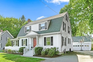 521 Chestnut St, Needham, MA 02492