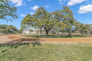 179 Rock Bottom Rd, Fredericksburg, TX 78631
