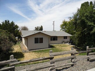 107 May Ave, Othello, WA 99344