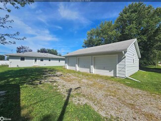 409 S 17th St, Fairfield, IA 52556